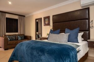 Our 4-star luxury apartments, perfect for extended stays, offering all the comforts from home. Pretoria, Gauteng, South Africa.