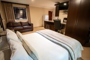 Our 4-star luxury apartments, perfect for extended stays, offering all the comforts from home. Pretoria, Gauteng, South Africa.